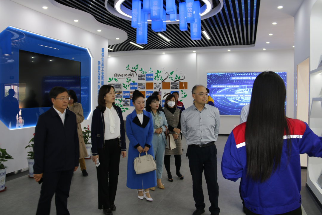 青島市科技局基礎(chǔ)研究處處長(zhǎng)李欣一行蒞臨銳智考察指導(dǎo)市重點(diǎn)實(shí)驗(yàn)室建設(shè)工作 青島市科技局基礎(chǔ)研究處處長(zhǎng)李欣一行蒞臨銳智考察指導(dǎo)市重點(diǎn)實(shí)驗(yàn)室建設(shè)工作