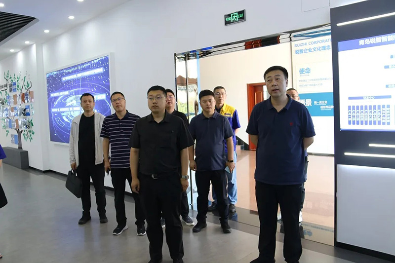 遼寧省臺(tái)安縣縣委書(shū)記苑振超一行7人蒞臨銳智參觀考察 遼寧省臺(tái)安縣縣委書(shū)記苑振超一行7人蒞臨銳智參觀考察